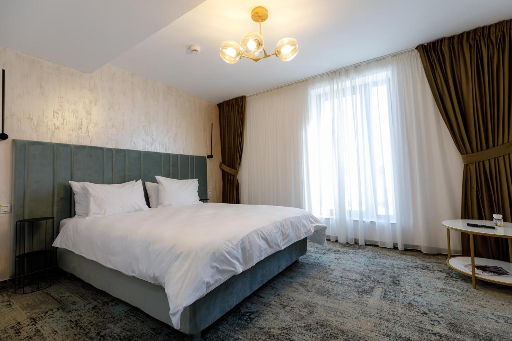 River Place ปีเตช ภายนอก รูปภาพ
