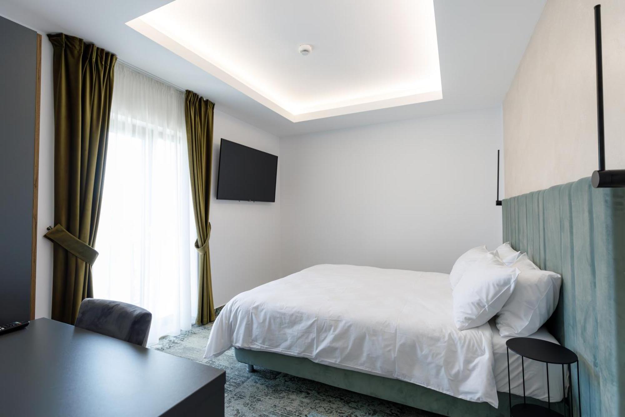 River Place ปีเตช ภายนอก รูปภาพ