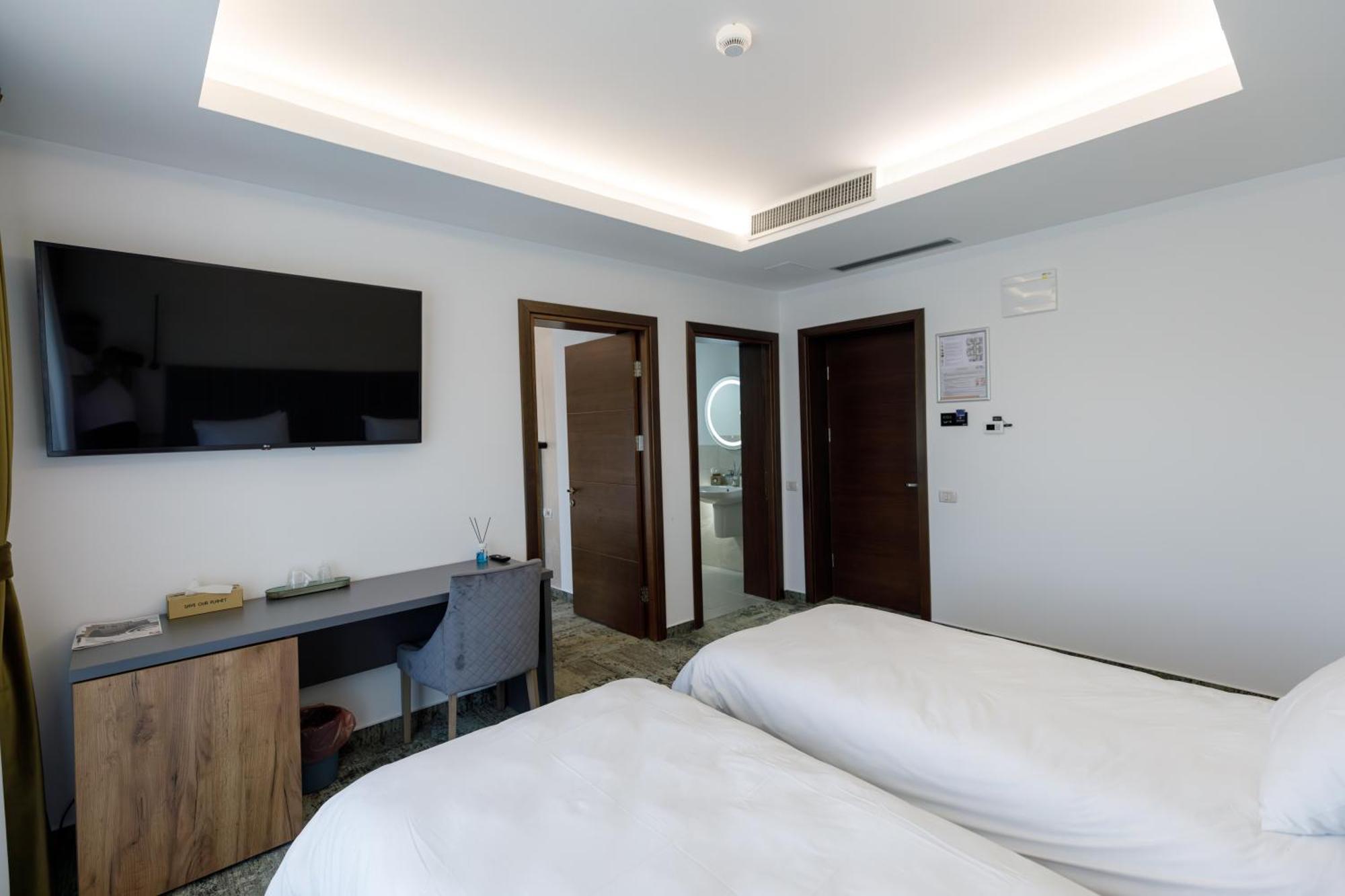 River Place ปีเตช ภายนอก รูปภาพ