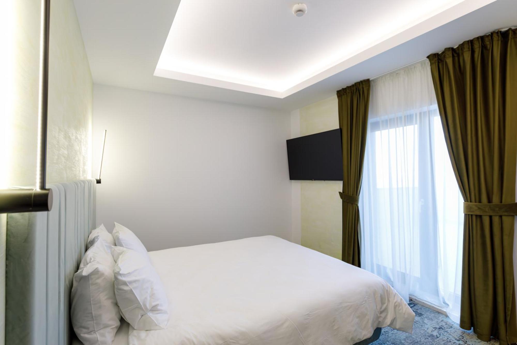 River Place ปีเตช ภายนอก รูปภาพ